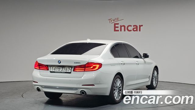 BMW 5-Series 520i Luxury