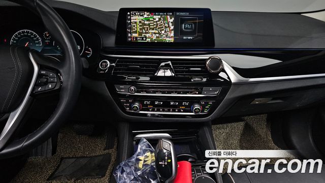 BMW 5-Series 520i Luxury