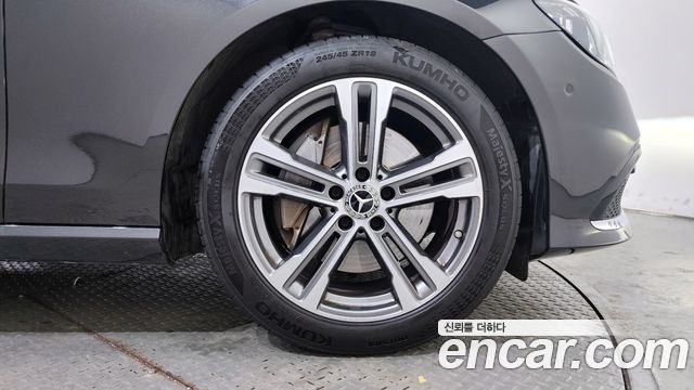Mercedes-Benz E-Class E350 4MATIC Avantgarde
