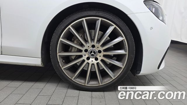 Mercedes-Benz E-Class E350 4MATIC AMG Line