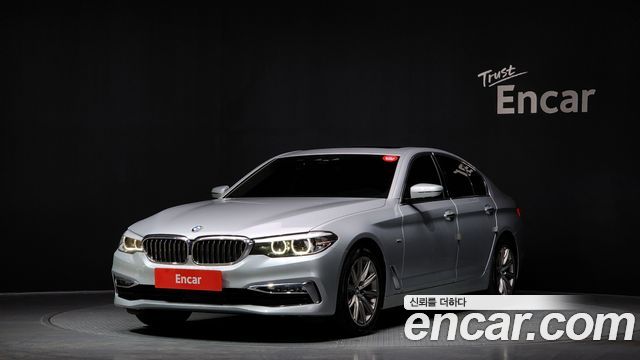BMW 5-Series 520i Luxury