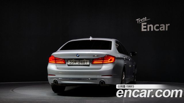 BMW 5-Series 520i Luxury