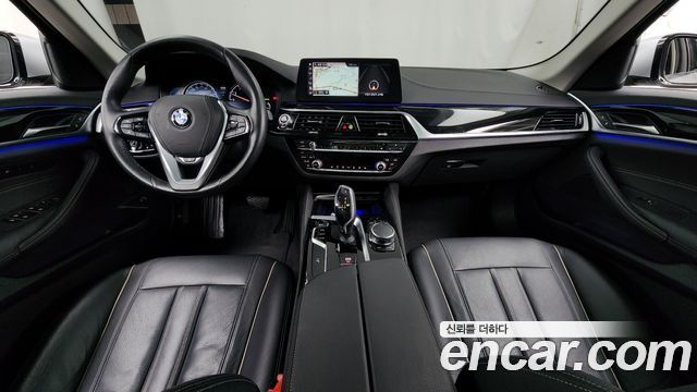 BMW 5-Series 520i Luxury