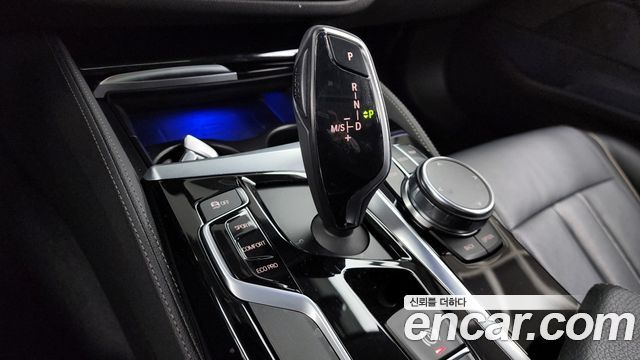 BMW 5-Series 520i Luxury