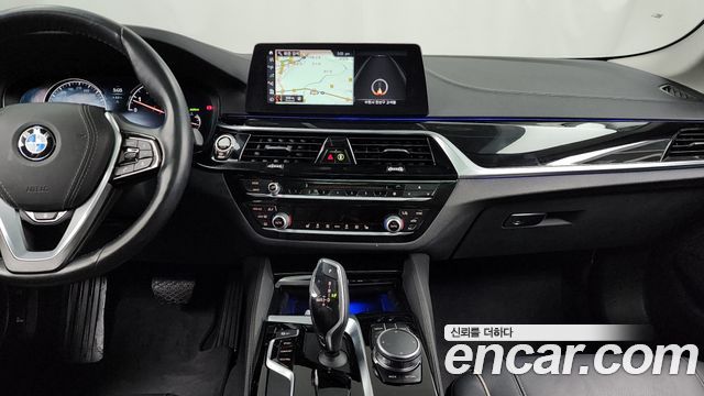BMW 5-Series 520i Luxury