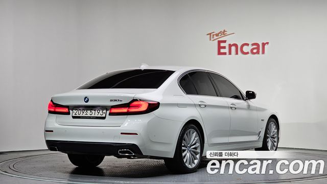BMW 5-Series 530e Luxury