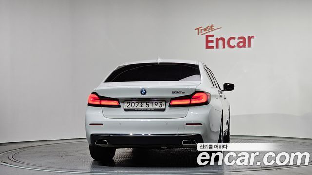 BMW 5-Series 530e Luxury
