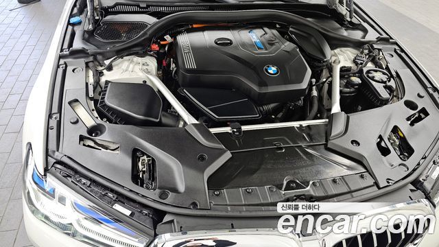 BMW 5-Series 530e Luxury