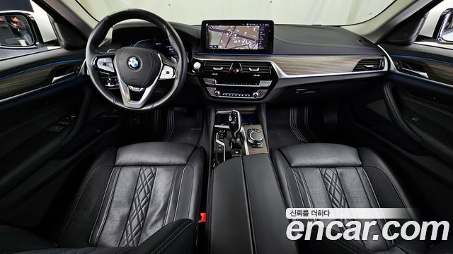 BMW 5-Series 530e Luxury