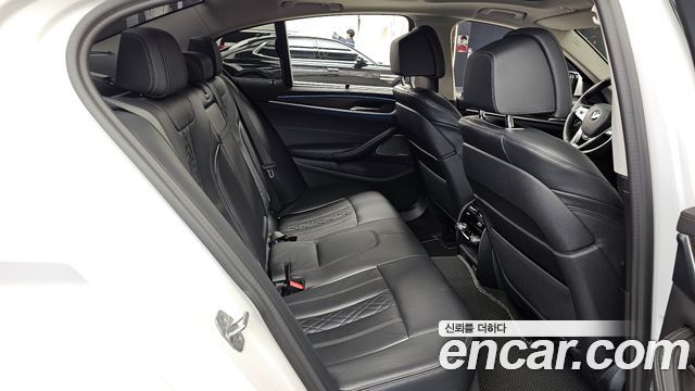 BMW 5-Series 530e Luxury