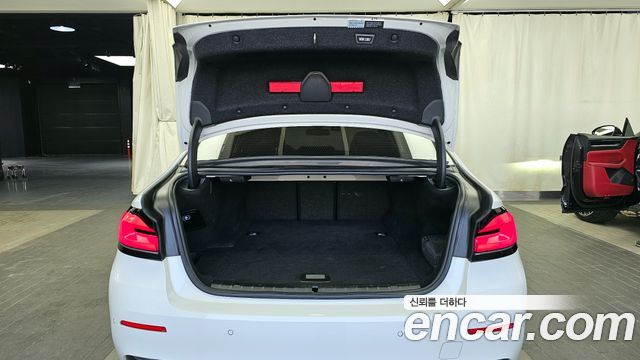 BMW 5-Series 530e Luxury