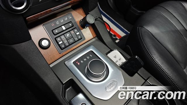 Land Rover Discovery 3.0 SDV6 SE