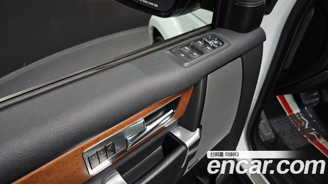 Land Rover Discovery 3.0 SDV6 SE