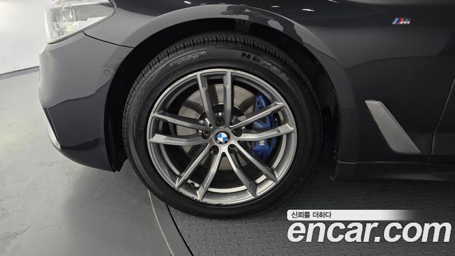 BMW 5-Series 530i xDrive M Sport Package Plus