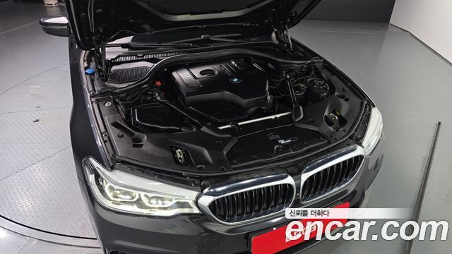 BMW 5-Series 530i xDrive M Sport Package Plus