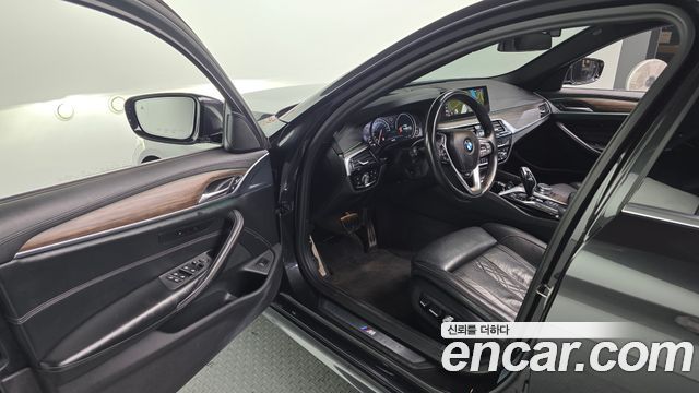 BMW 5-Series 530i xDrive M Sport Package Plus