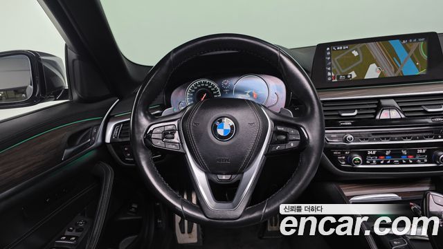BMW 5-Series 530i xDrive M Sport Package Plus