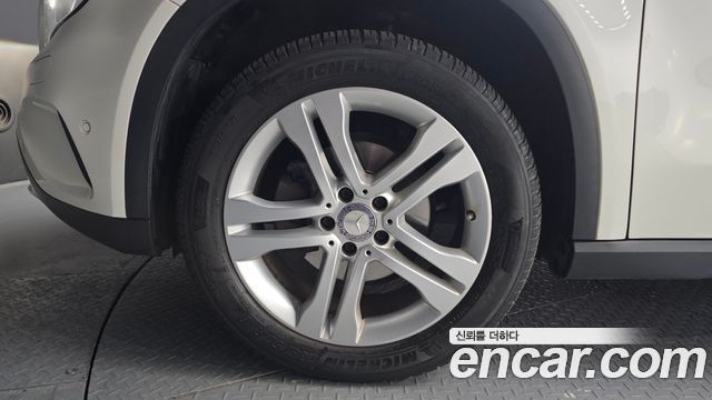 Mercedes-Benz GLA-Class GLA200 d