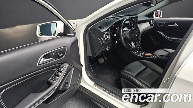 Mercedes-Benz GLA-Class GLA200 d