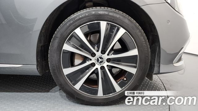 Mercedes-Benz E-Class E300e 4MATIC Exclusive