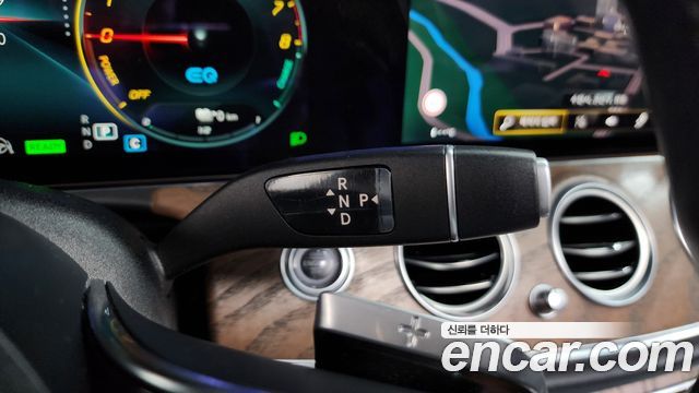 Mercedes-Benz E-Class E300e 4MATIC Exclusive