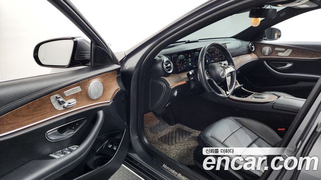 Mercedes-Benz E-Class E300e 4MATIC Exclusive