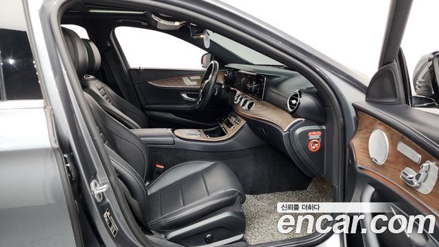 Mercedes-Benz E-Class E300e 4MATIC Exclusive