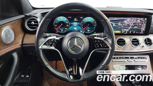 Mercedes-Benz E-Class E300e 4MATIC Exclusive