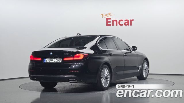 BMW 5-Series 530i Luxury