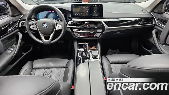 BMW 5-Series 530i Luxury
