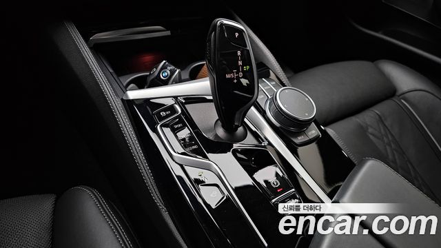 BMW 5-Series 530i Luxury