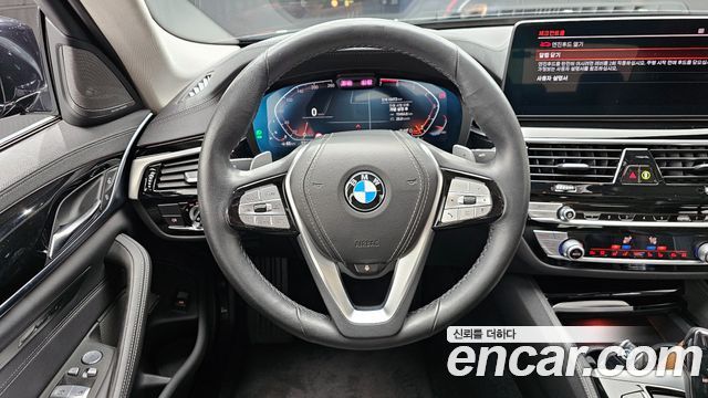 BMW 5-Series 530i Luxury