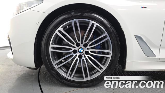 BMW 5-Series 530i M Sport Package Plus