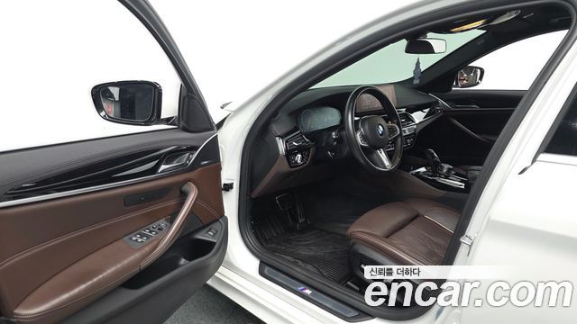 BMW 5-Series 530i M Sport Package Plus