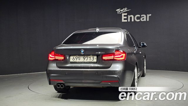 BMW 3-Series 330i M Sport Shadow