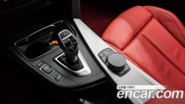 BMW 3-Series 330i M Sport Shadow