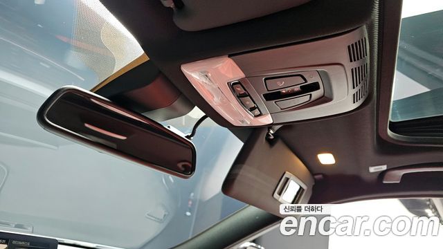 BMW 3-Series 330i M Sport Shadow