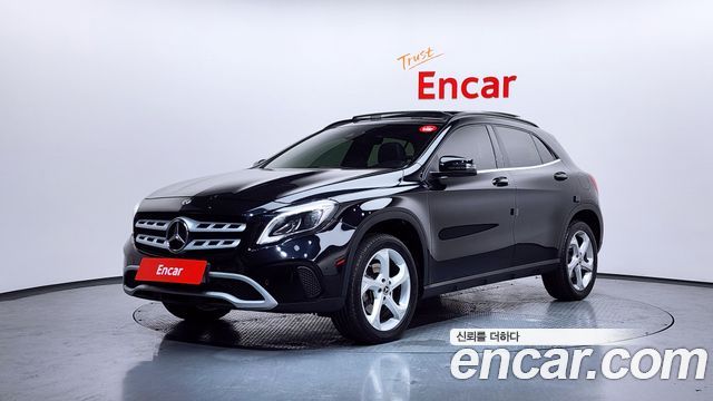Mercedes-Benz GLA-Class GLA220