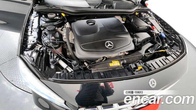 Mercedes-Benz GLA-Class GLA220