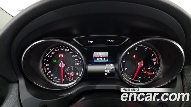 Mercedes-Benz GLA-Class GLA220
