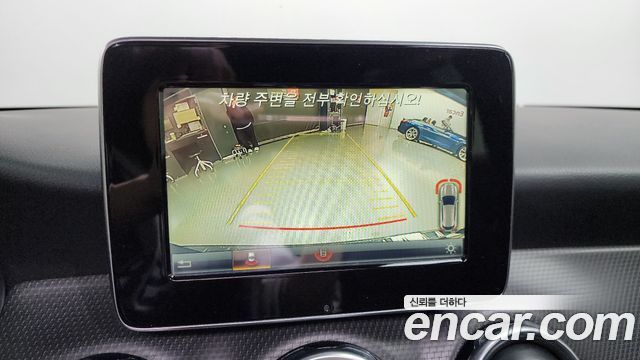 Mercedes-Benz GLA-Class GLA220