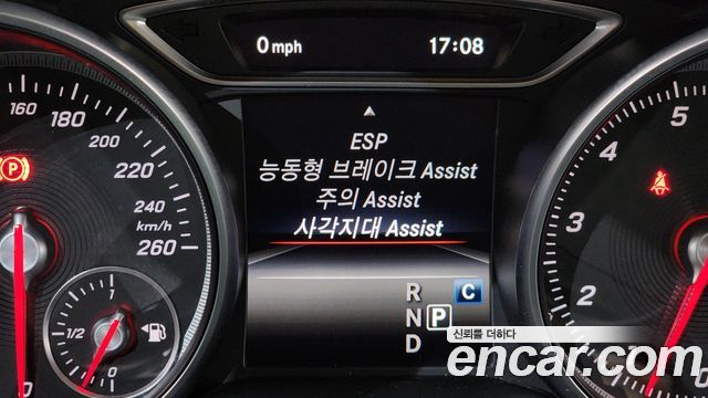 Mercedes-Benz GLA-Class GLA220