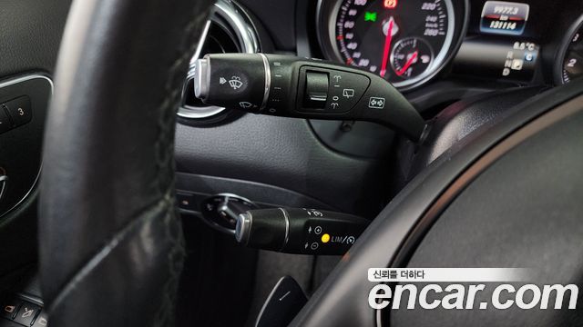 Mercedes-Benz GLA-Class GLA220