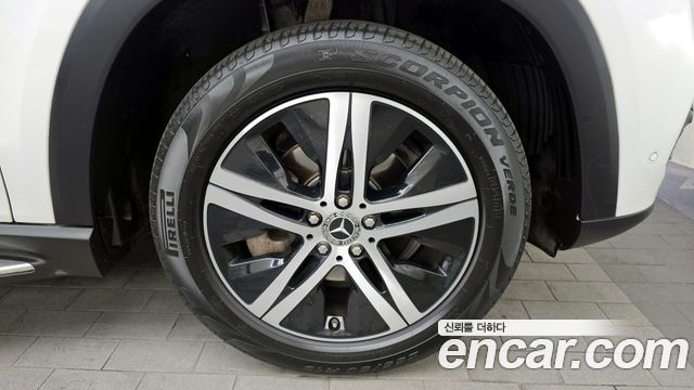 Mercedes-Benz GLE-Class GLE300d 4MATIC