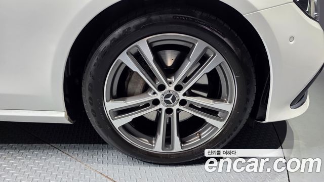 Mercedes-Benz E-Class E350 4MATIC Avantgarde