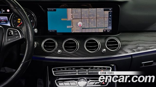 Mercedes-Benz E-Class E220d Avantgarde