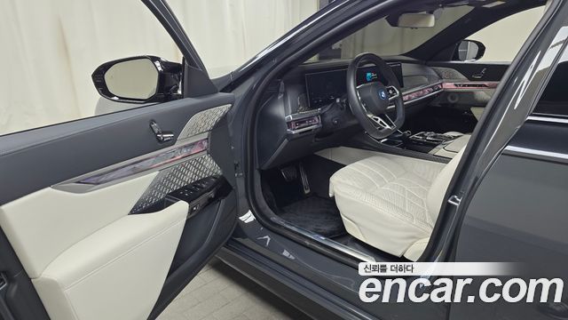 BMW i7 M70 xDrive M Performance