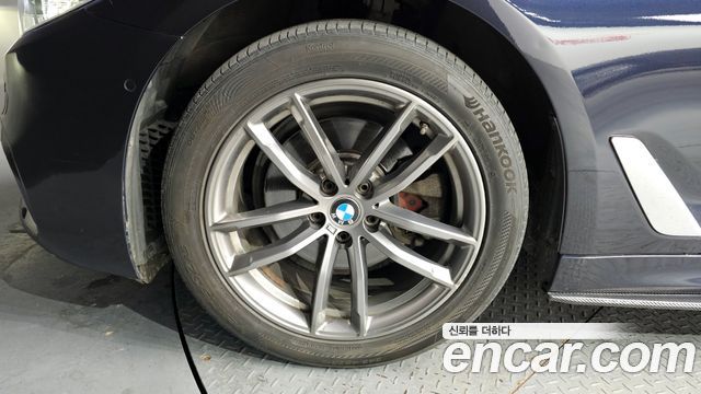 BMW 5-Series 520d xDrive M Sport Package