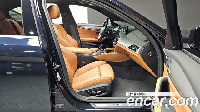 BMW 5-Series 520d xDrive M Sport Package