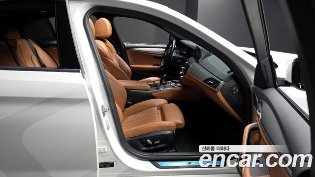 BMW 5-Series 520d xDrive M Sport Package